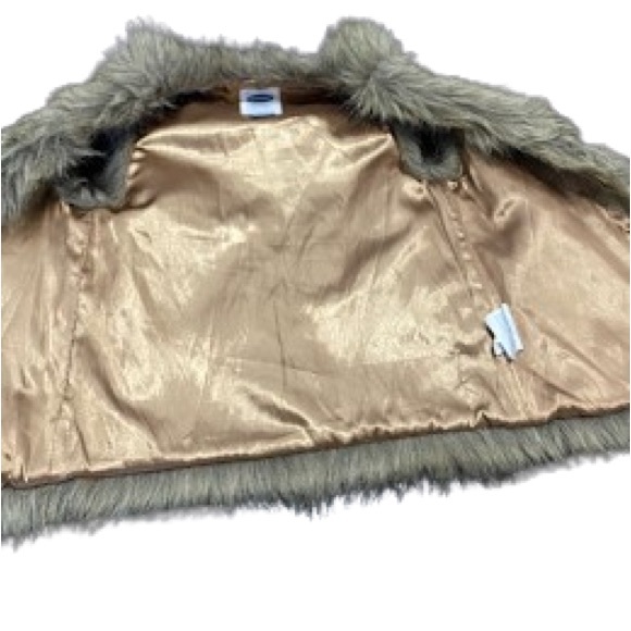 Small Girls Fur Vest Old Navy - Picture 7 of 13
